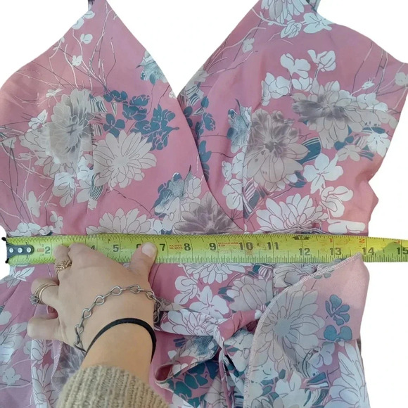 Simplee Floral Jumpsuit Dusty Pink Blue White Capri Sleeveless Size Large Flowy - Picture 11 of 12